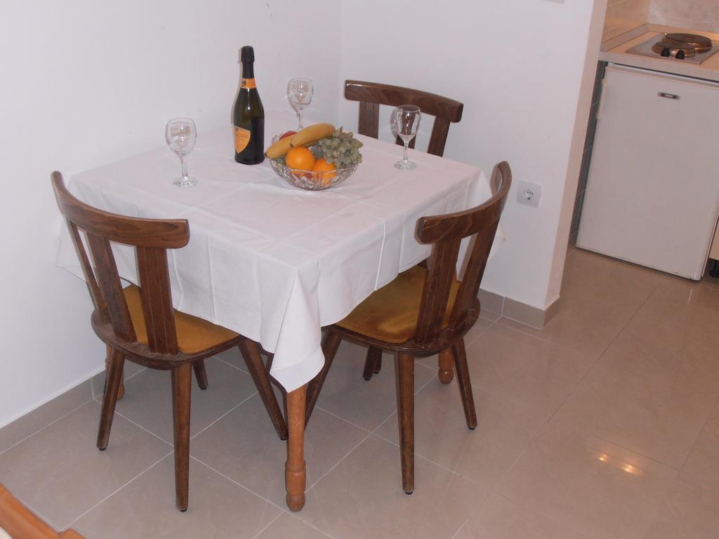 Apartment Villa Besker Макарска Номер фото